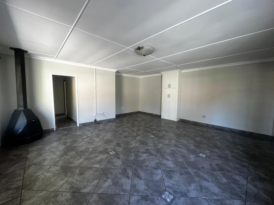 4 Bedroom Property for Sale in Heuwelsig Free State